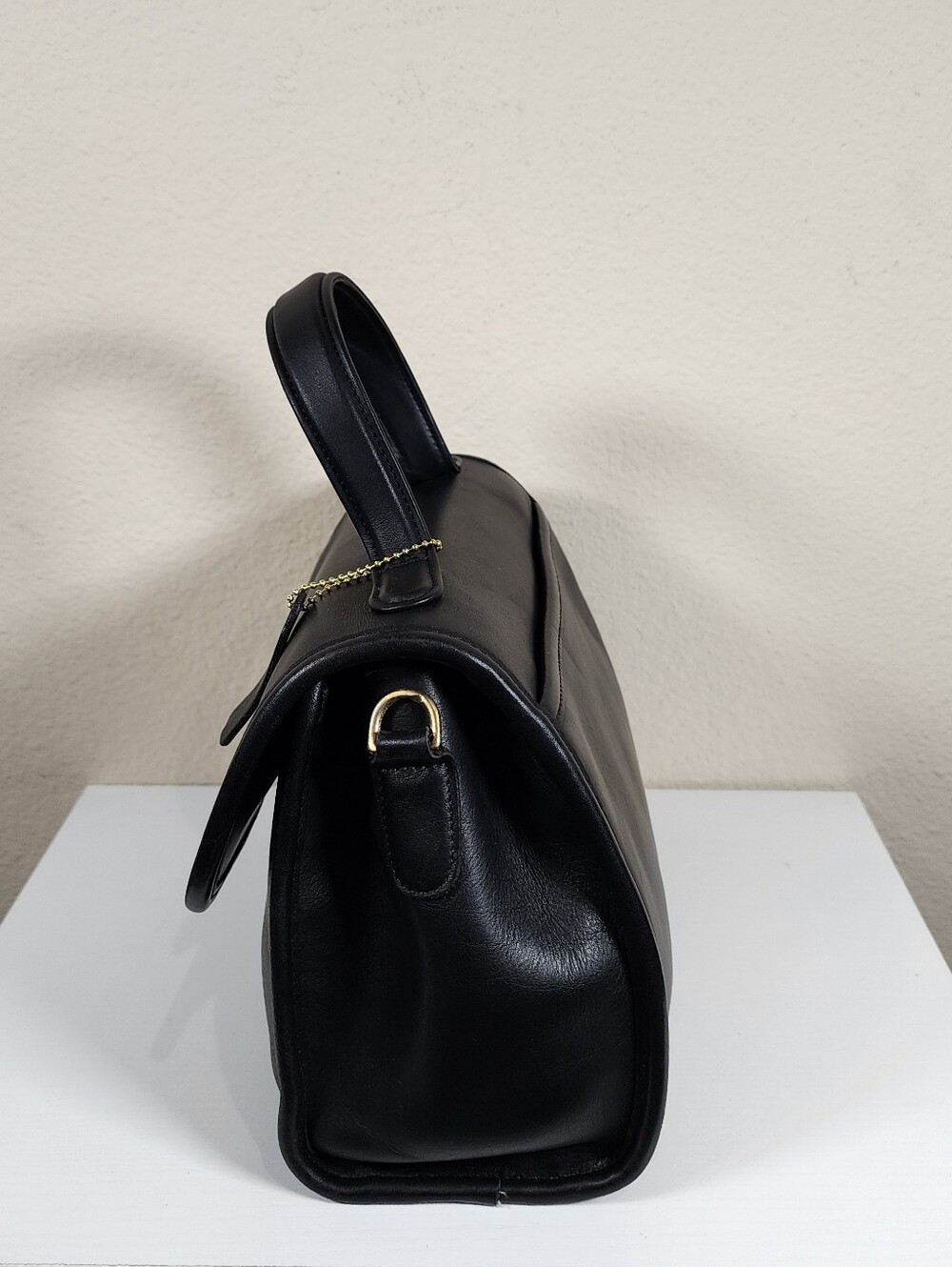 Vintage Coach Black Leather Manor Bag #9977 - Picture 7 of 15